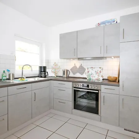 Apartmenthaus Strandstrasse 34 Kuehlungsborn